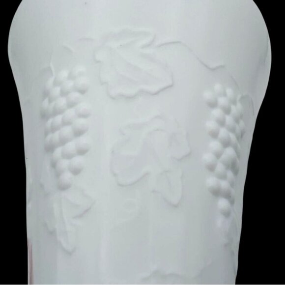 Vintage Indiana Milk Glass Paneled Embossed Harvest Grape Vine Pedestal Vase - Picture 8 of 8